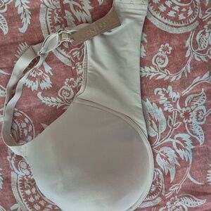 SKIMS Cream Bra